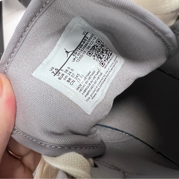 Wmns Air Jordan 1 Mid 'Grey Light Bone' - Picture 4 of 4